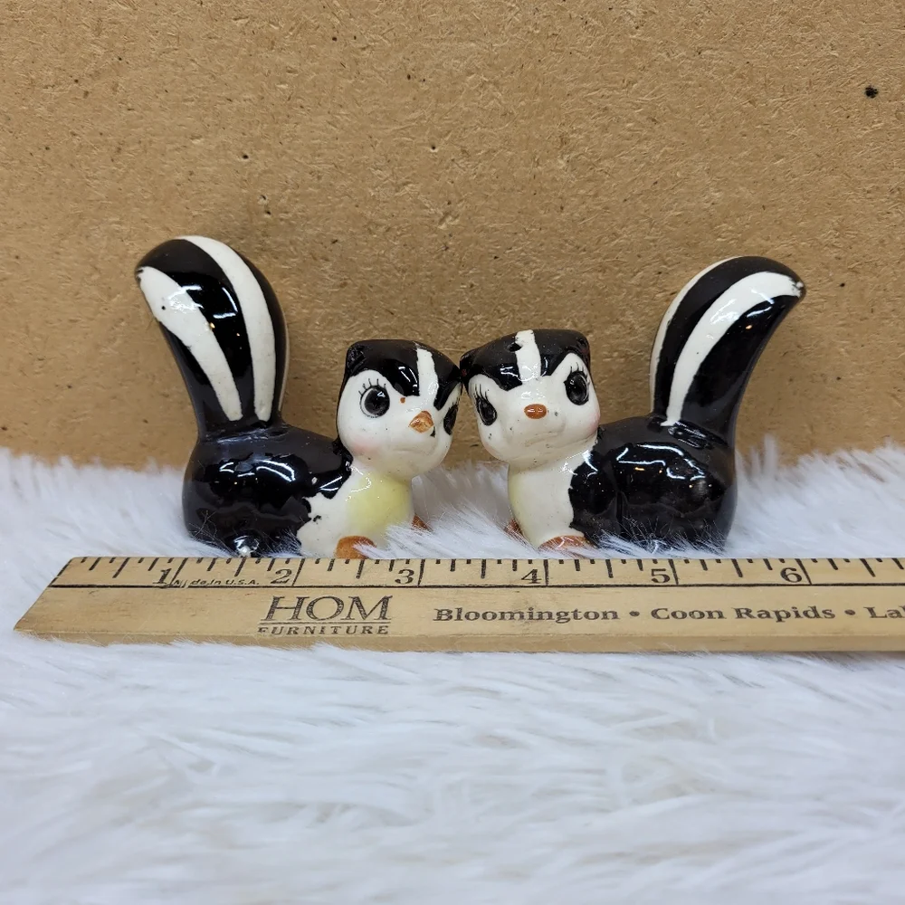 Vintage Skunk Salt & Pepper Shaker Set